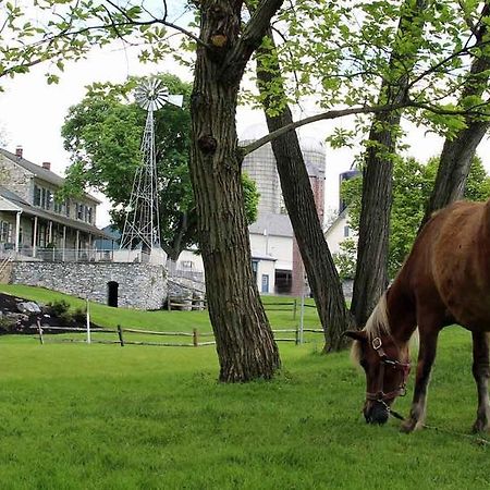 Rocky Acre Farm Bed & Breakfast Mount Joy 외부 사진